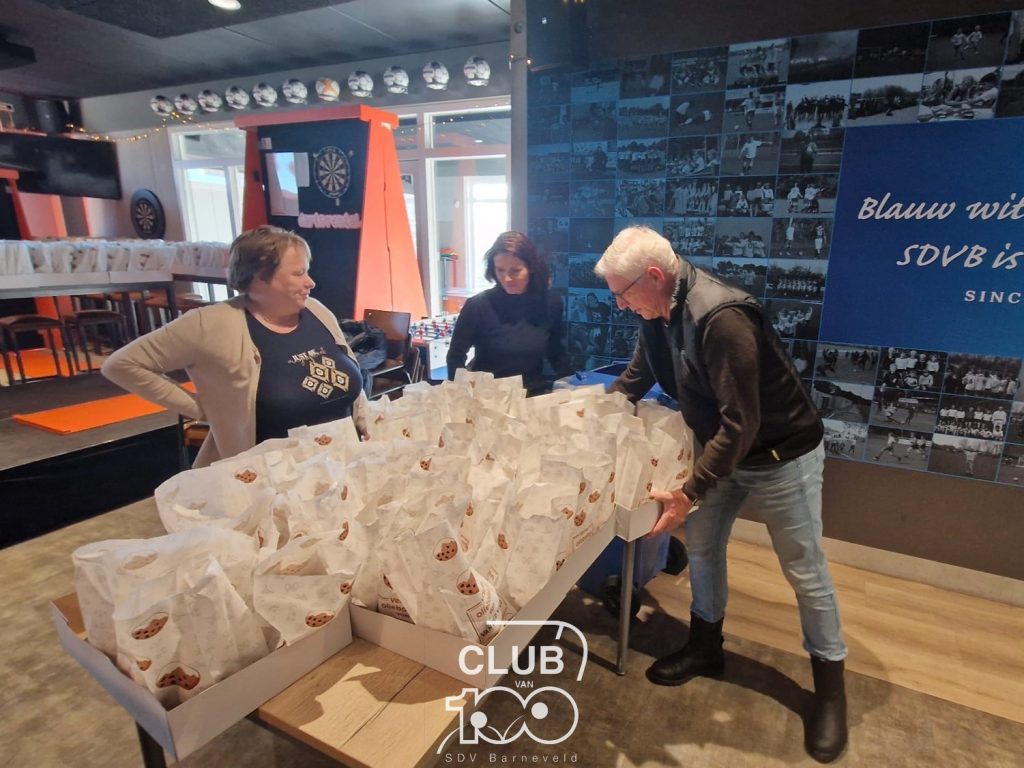 Een SDVB Club traditie: een kijkje achter de schermen bij SDVB’s oliebollenverkoop. 5