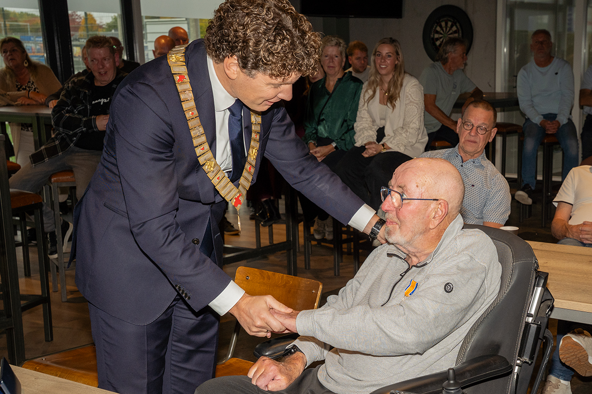 Koninklijke Onderscheiding voor Oervrijwilliger Dirk Leeuwis 2