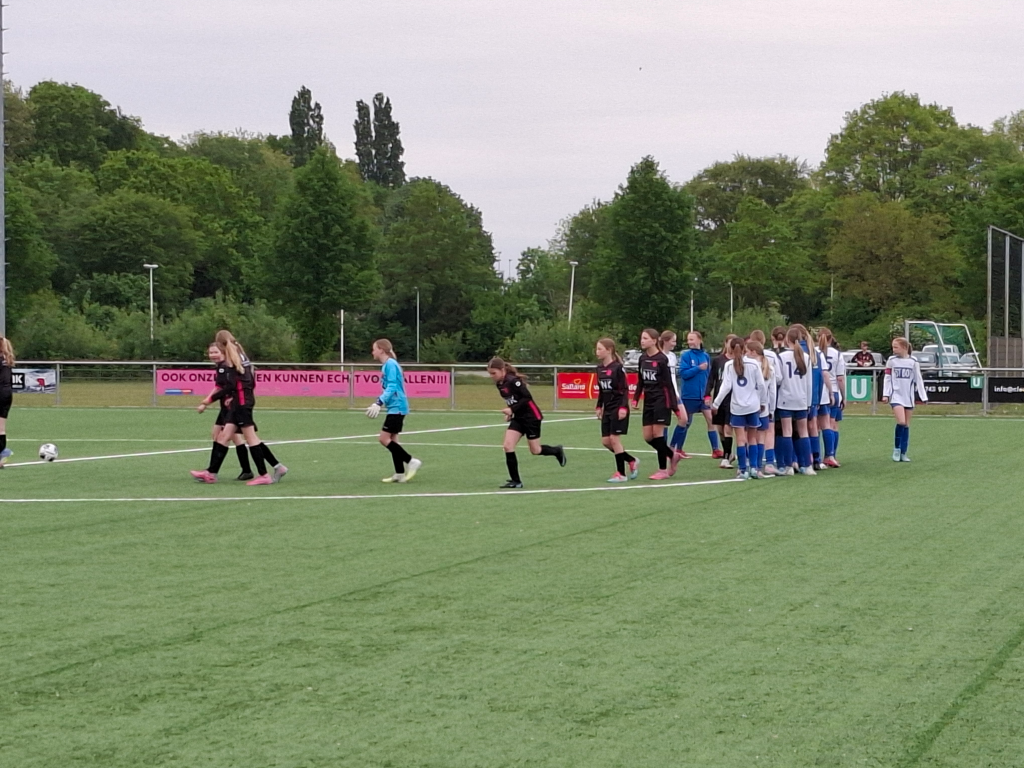 Mijn Wedstrijdverslag – 6 mei SDV Barneveld MO13-1 tegen SVO Deventer MO13-1 1