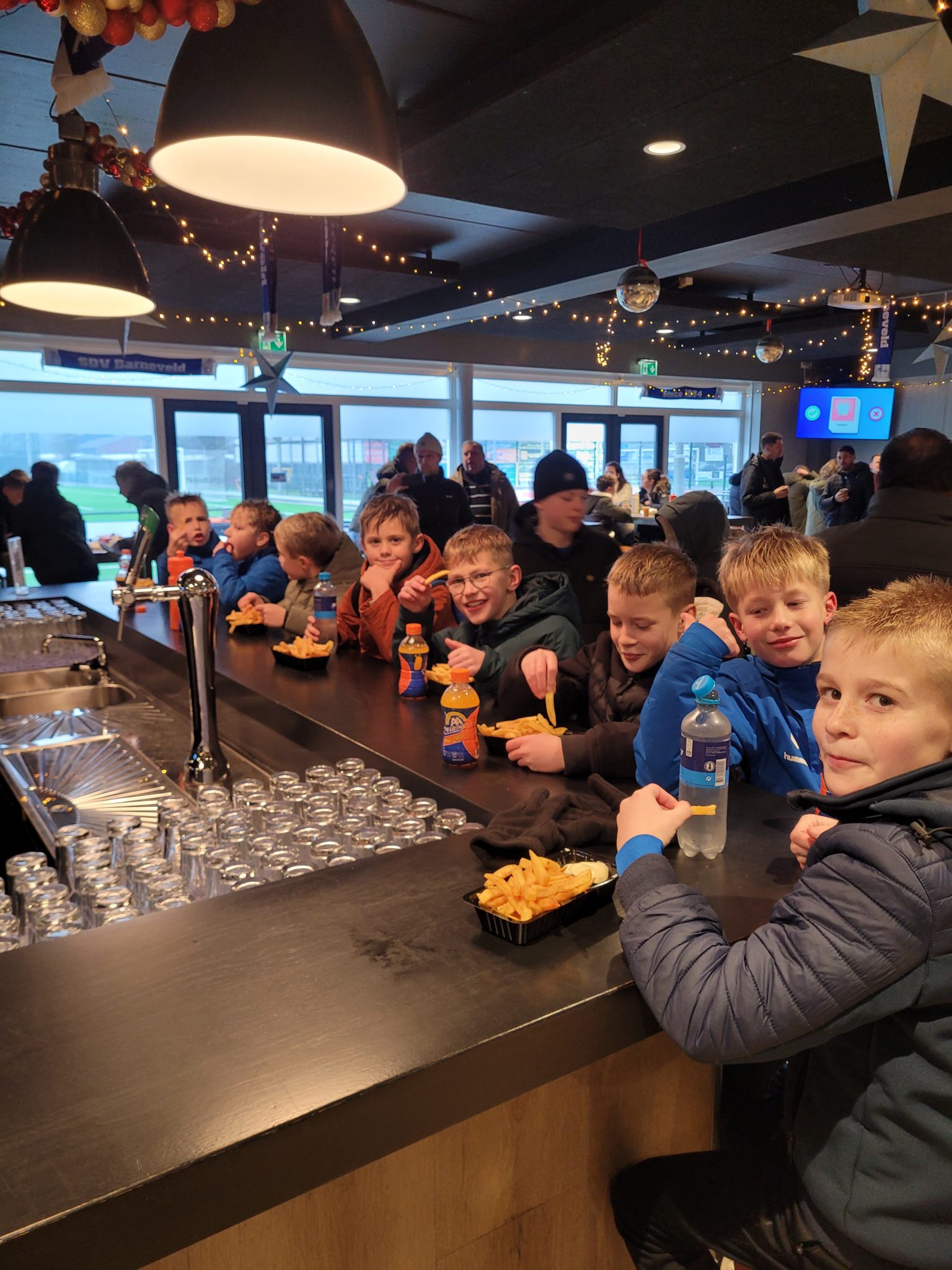 SDVB JO10-1  prijswinnaars van de oliebollenverkoop.