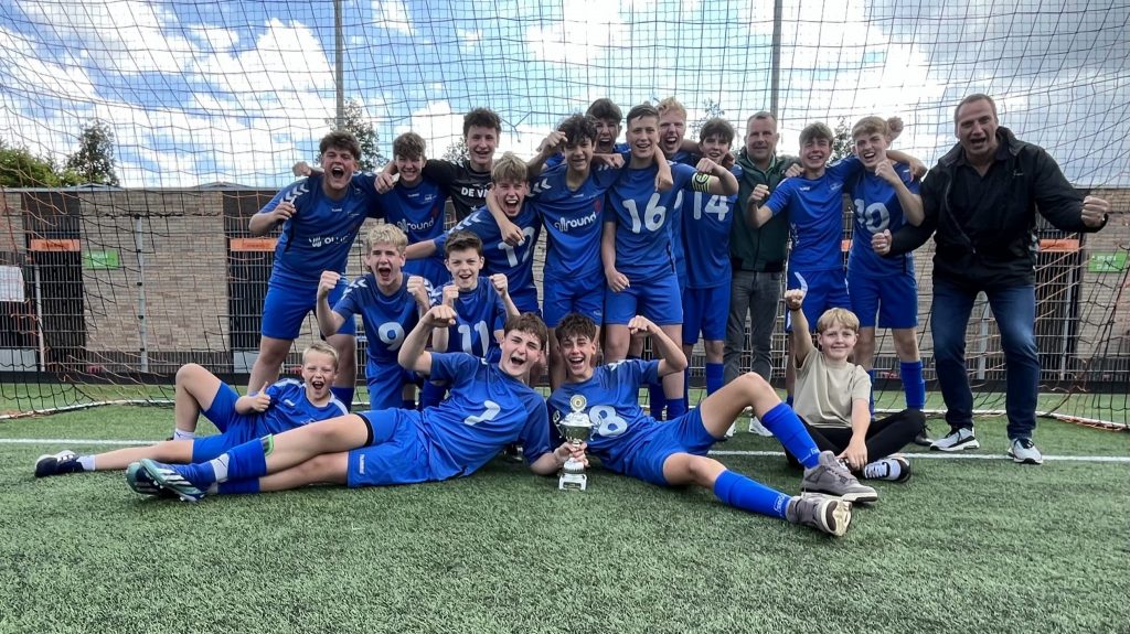 SDVB JO15-2 kampioen op het TOV toernooi! 1
